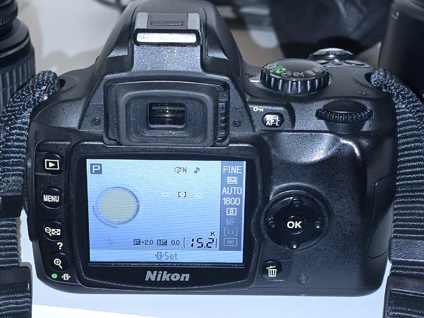 Nikon D40 Camera and lens - photo 3