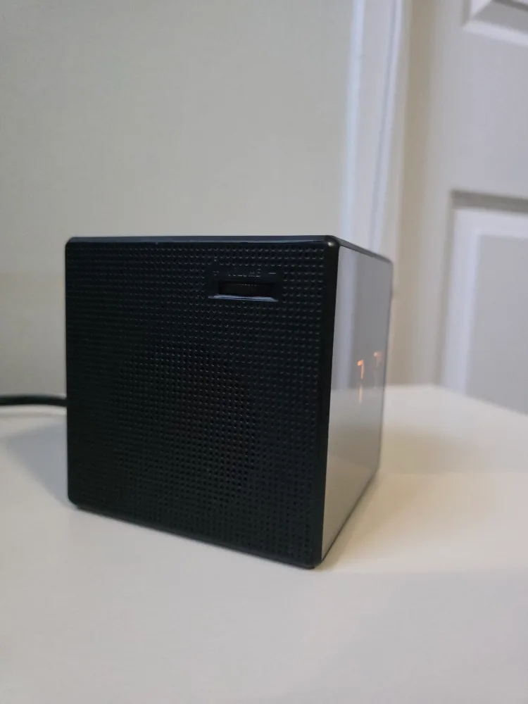 Sony FM/AM Dual Alarm Clock Radio with Mirror Finish - Black image indicator(4)