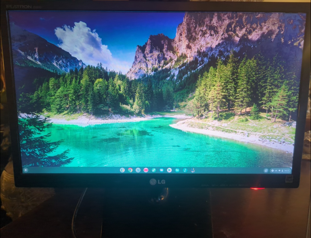 LG Flatron E2242C 22-inch Monitor - photo 2