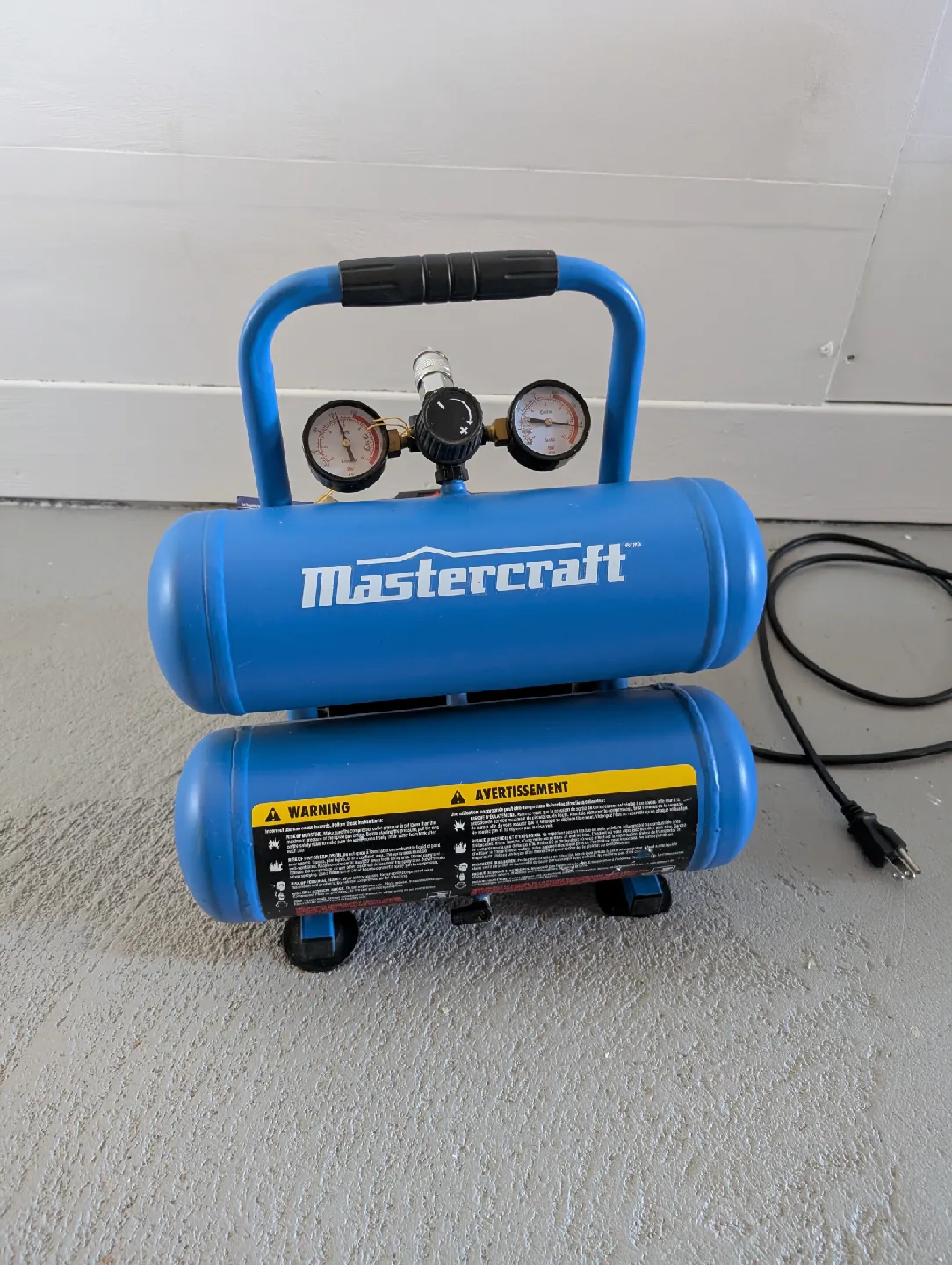 Mastercraft 2 Gallon Air Compressor For Sale thumbnail