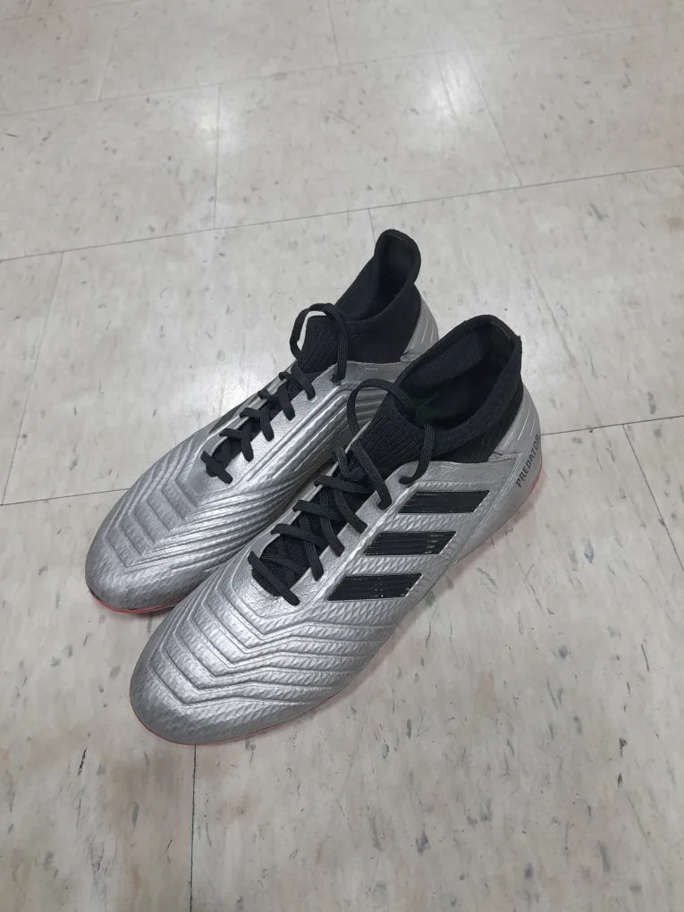 Adidas Predator Silver Soccer Cleats Size 11 thumbnail