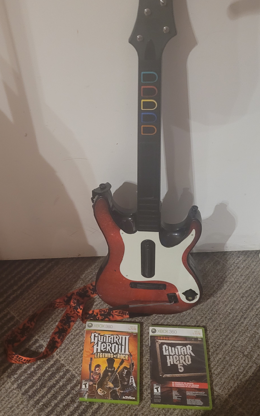Xbox 360 Games & Guitar Hero Guitar - photo 2