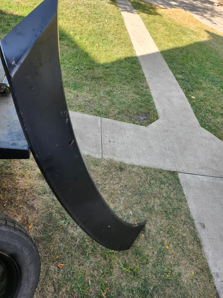 black spoiler thumbnail