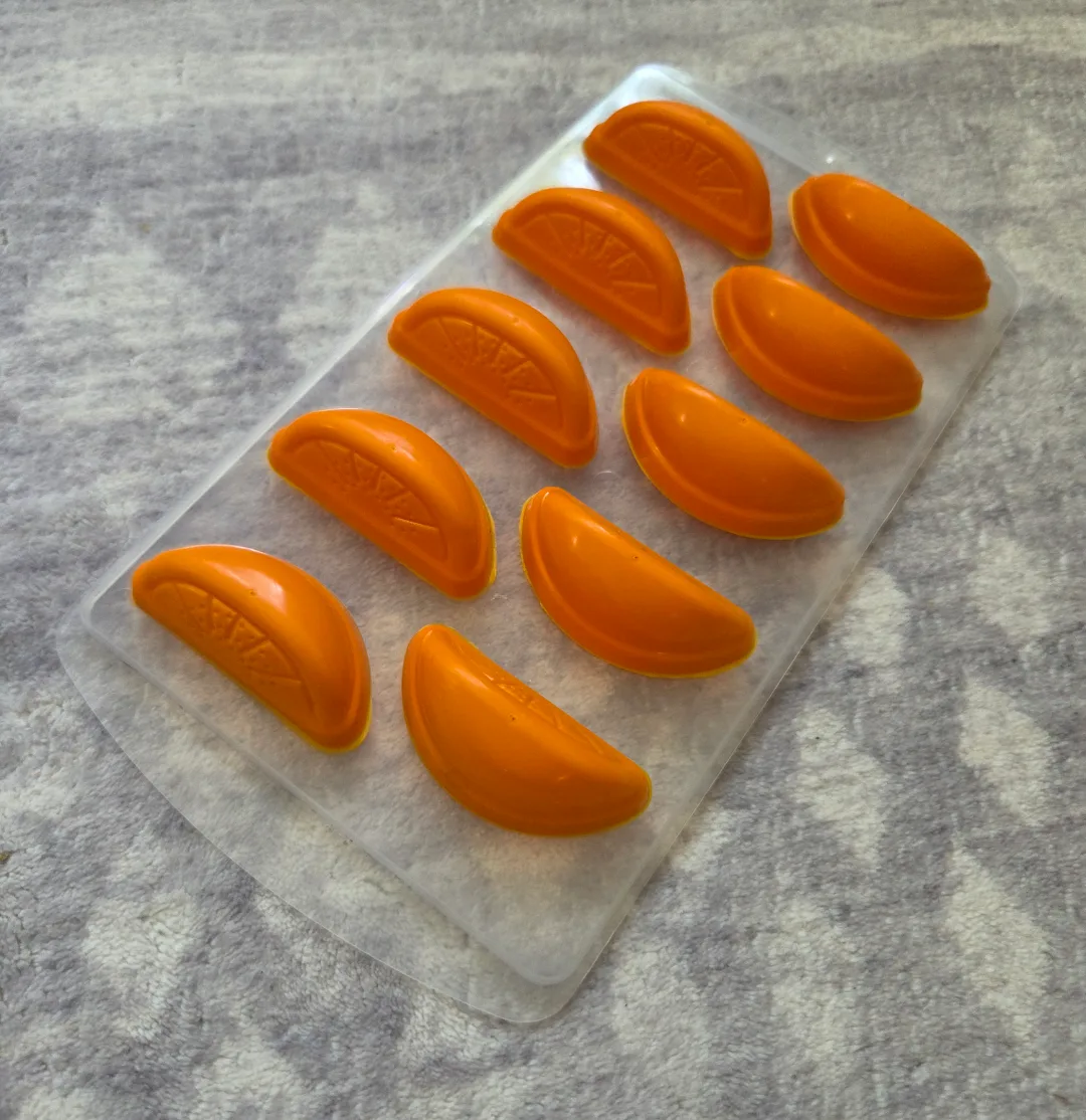 Orange Slice Icecube Tray thumbnail