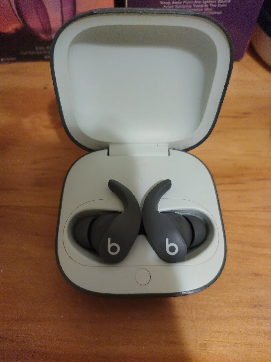 Beats Fit Pro - Gray image indicator(2)