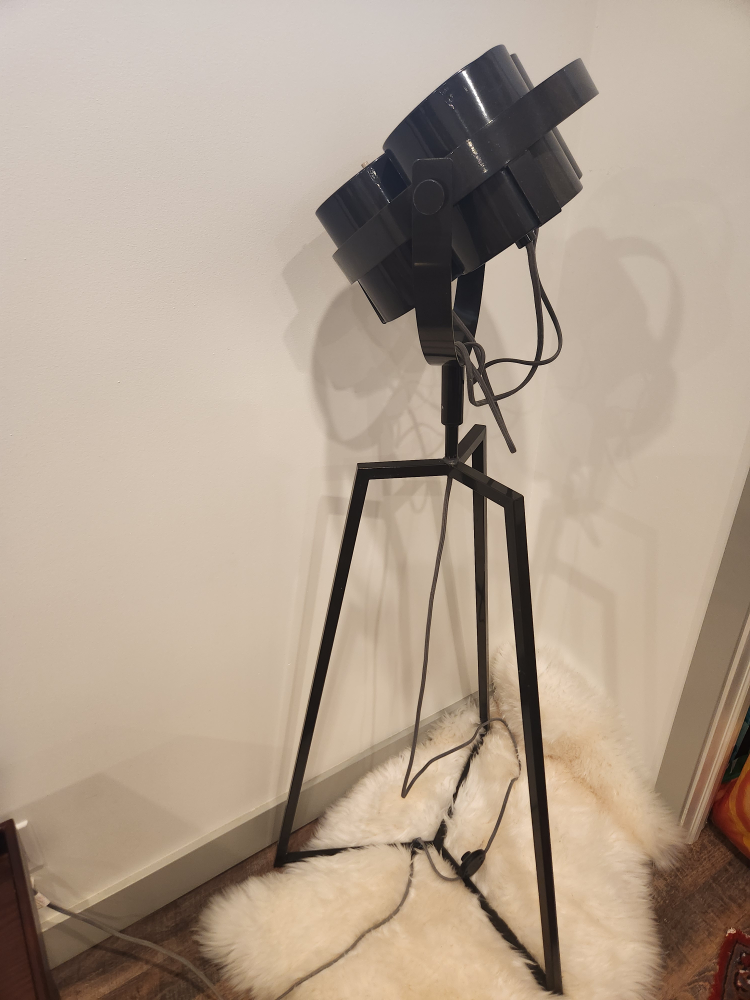 PERFECT 4 FILM MAKERS Tripod Floor Lamp - photo 4
