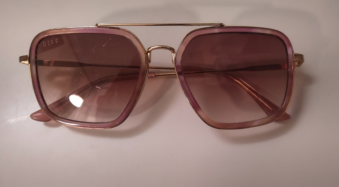 🥕DIFF Eyewear Sunglasses!