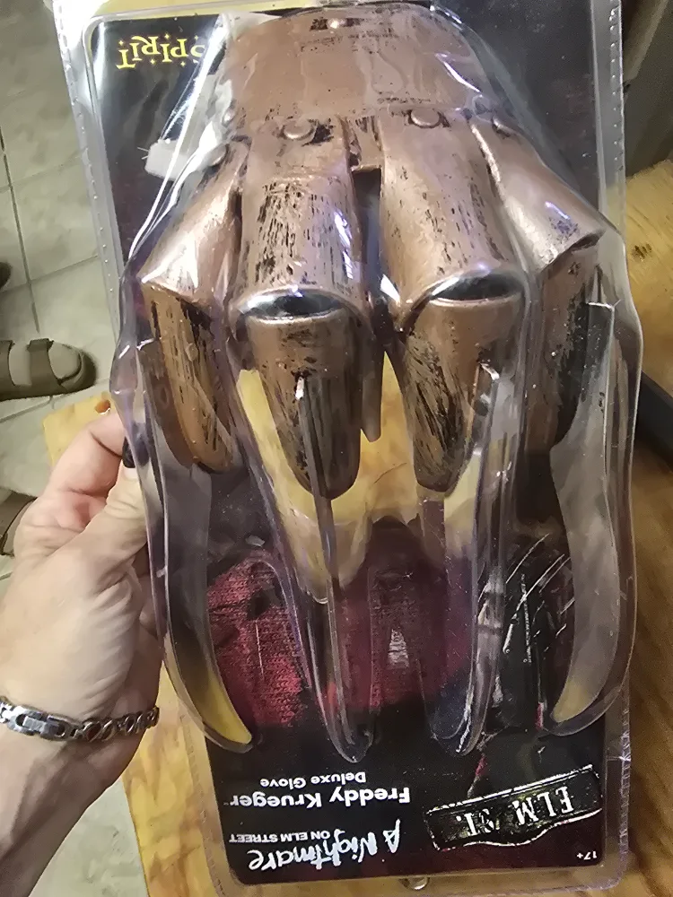 Freddy Krueger Deluxe Glove - A Nightmare on Elm Street image indicator(3)