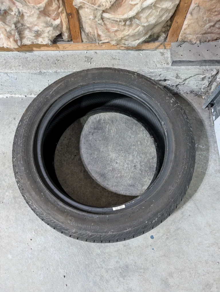 (1)-235/50R18 Continental Cross Contact All Season Tire image indicator(7)