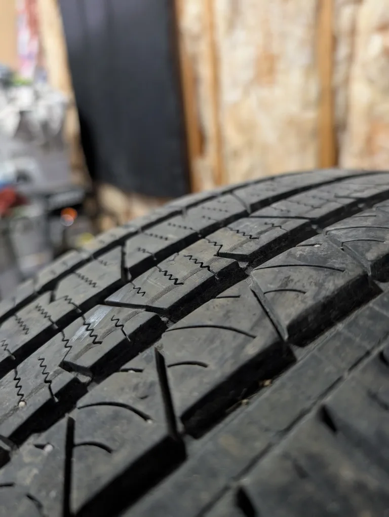 (2)-235/55R19 Continental Cross Contact All Season Tires thumbnail