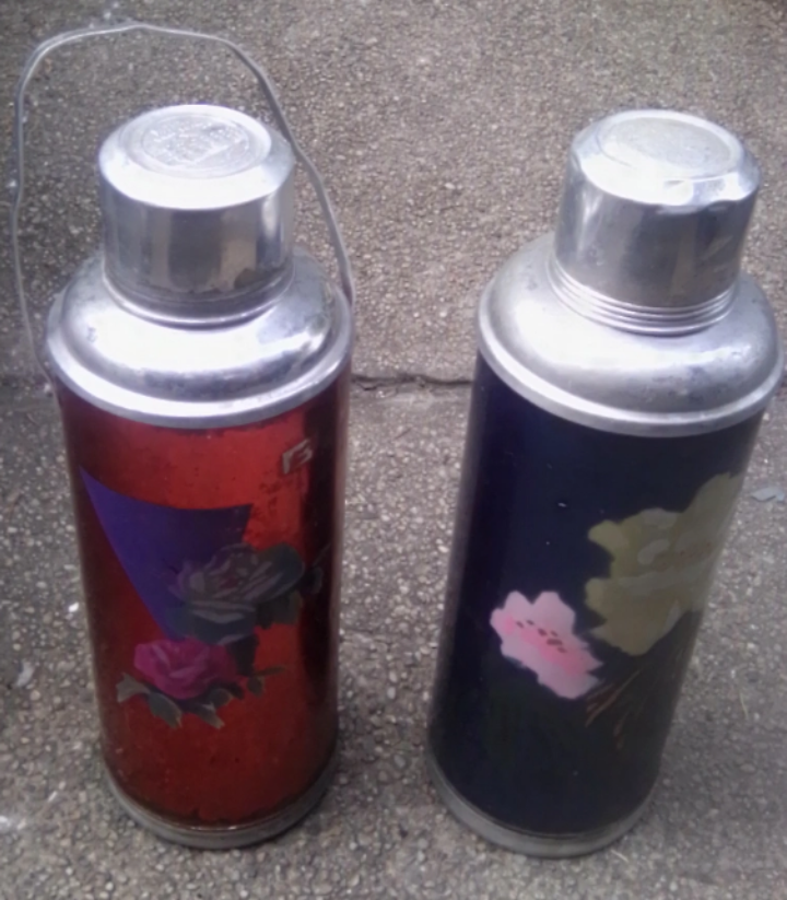 Vintage Thermos Set - Red & Blue