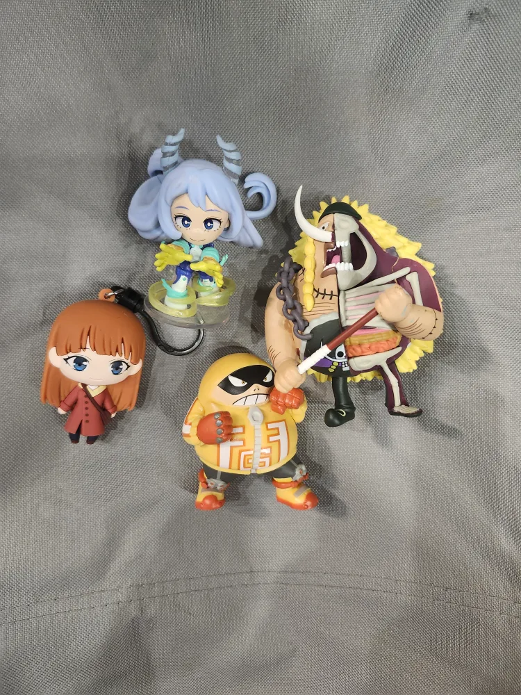 Anime Figures - My Hero Academia & One Piece thumbnail