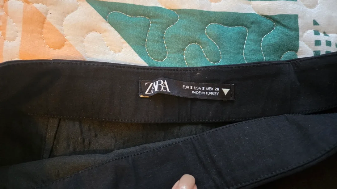 Zara Black Mini Skirt - Size S image indicator(2)