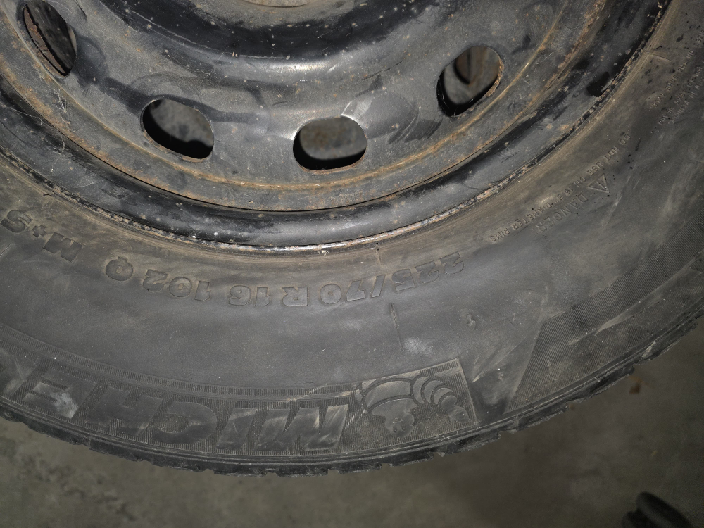Michelin 225/70R16 Tire Set - photo 2