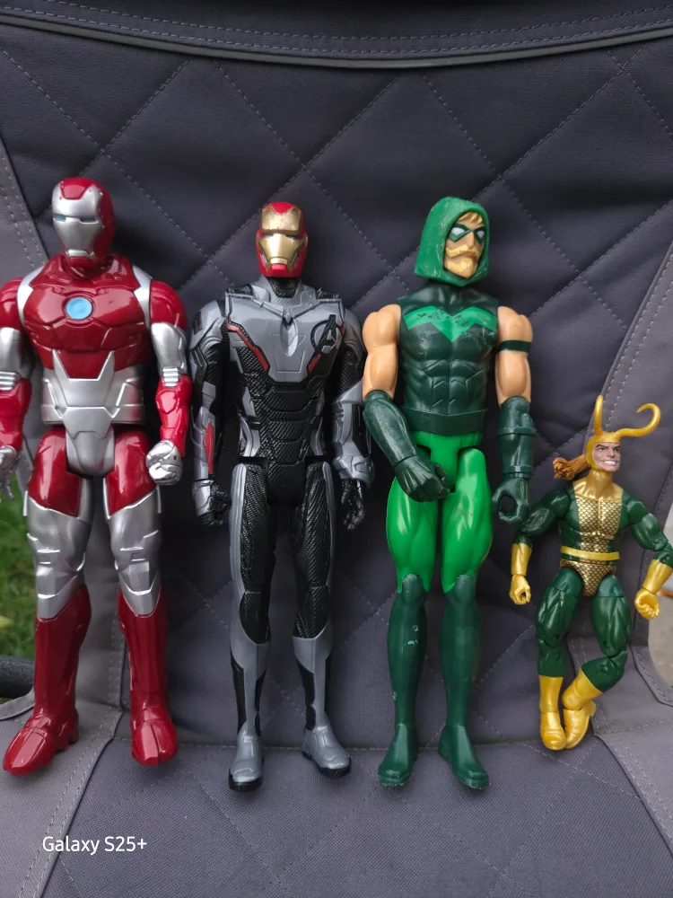 Marvel Action Figures - Iron Man & Green Arrow thumbnail