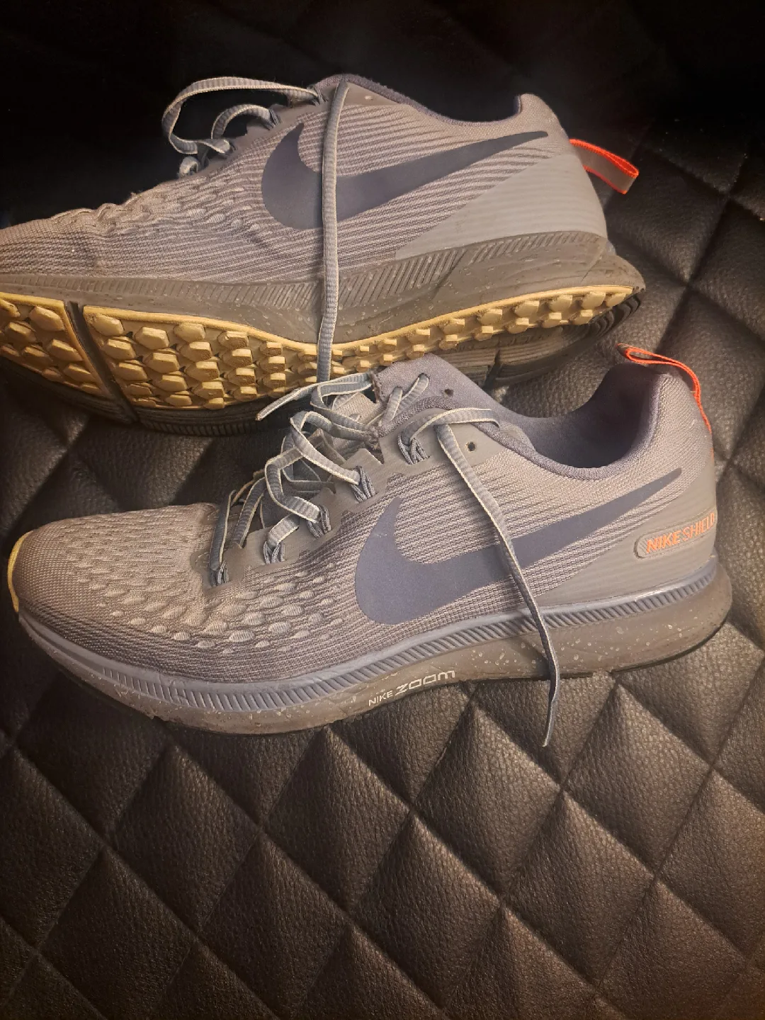 FREE ladies nike sneakers thumbnail