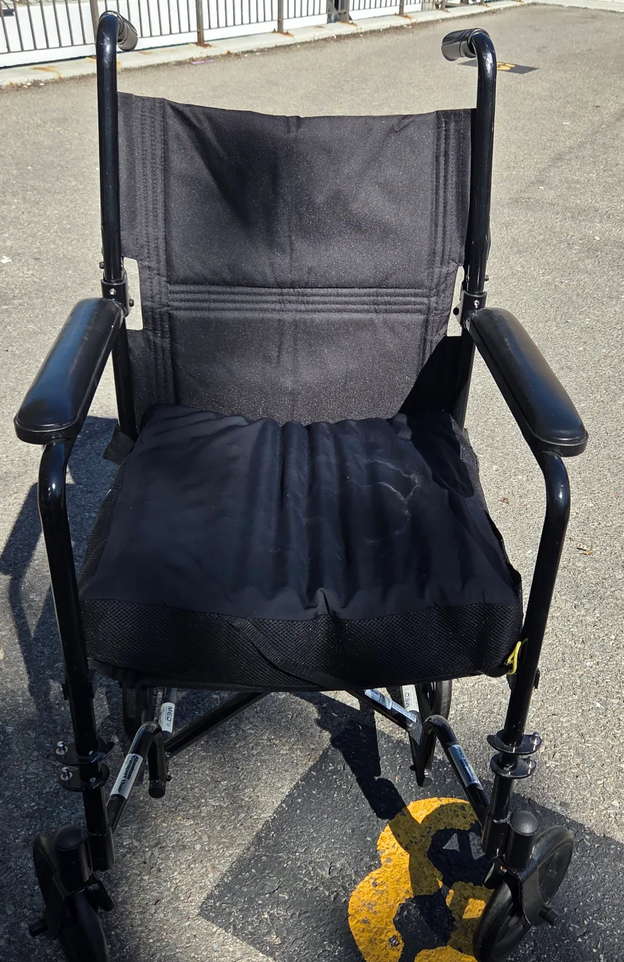 Black Transport Wheelchair image indicator(3)