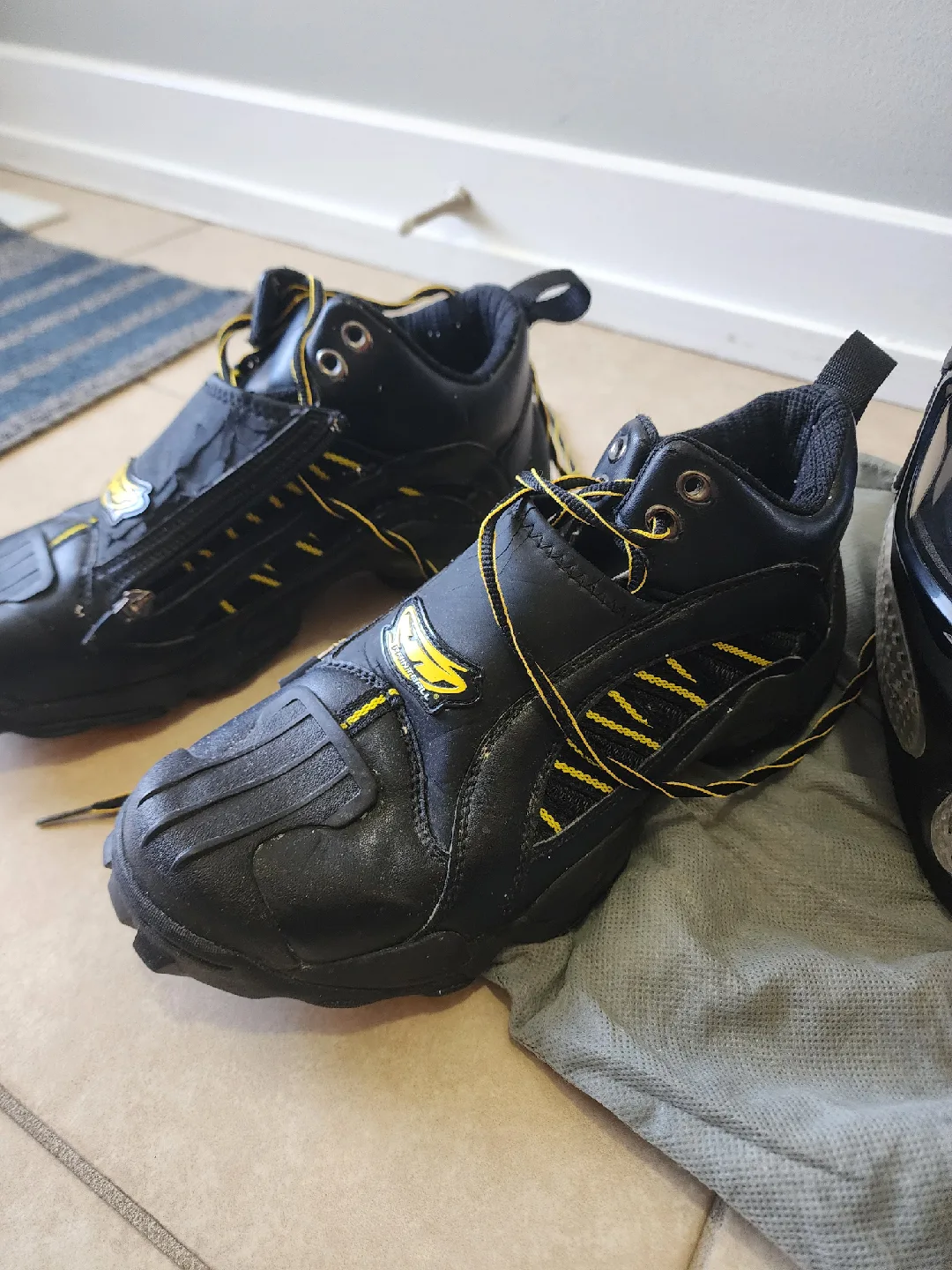 Empire Paintball Jersey & Pants with Dye Paintball Shoes image indicator(5)