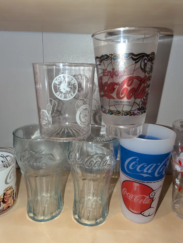 Coca Cola group of plastic Glasses - Set of 10 image indicator(3)