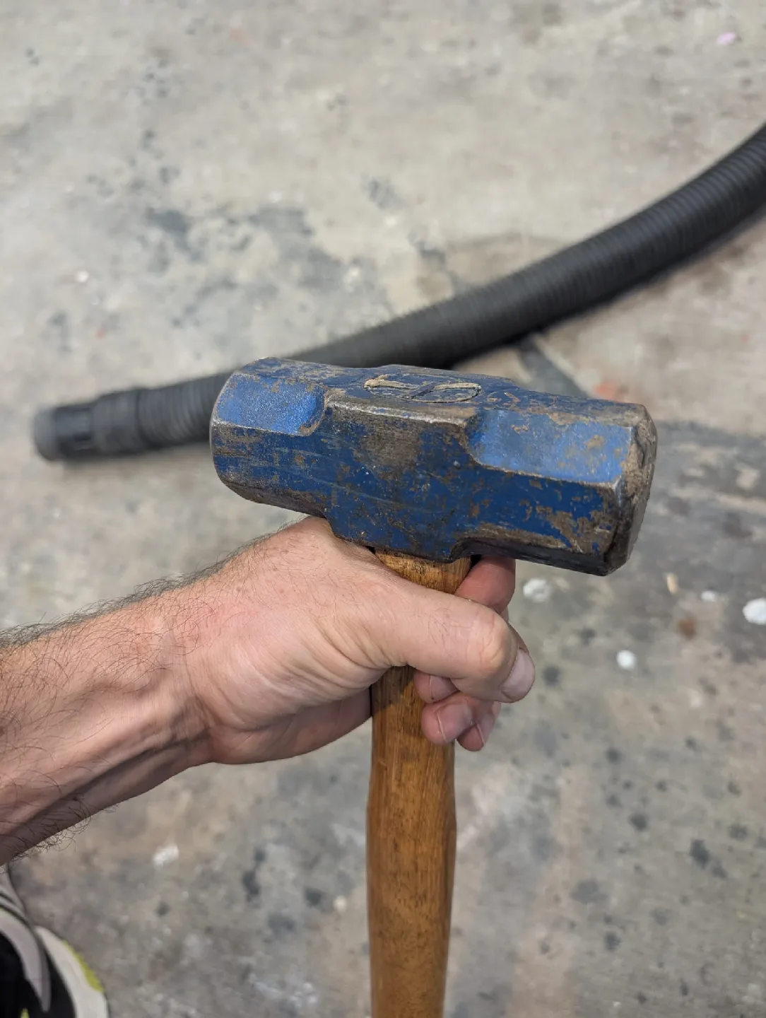 Heavy Duty Sledge Hammer - 4 LBS image indicator(2)