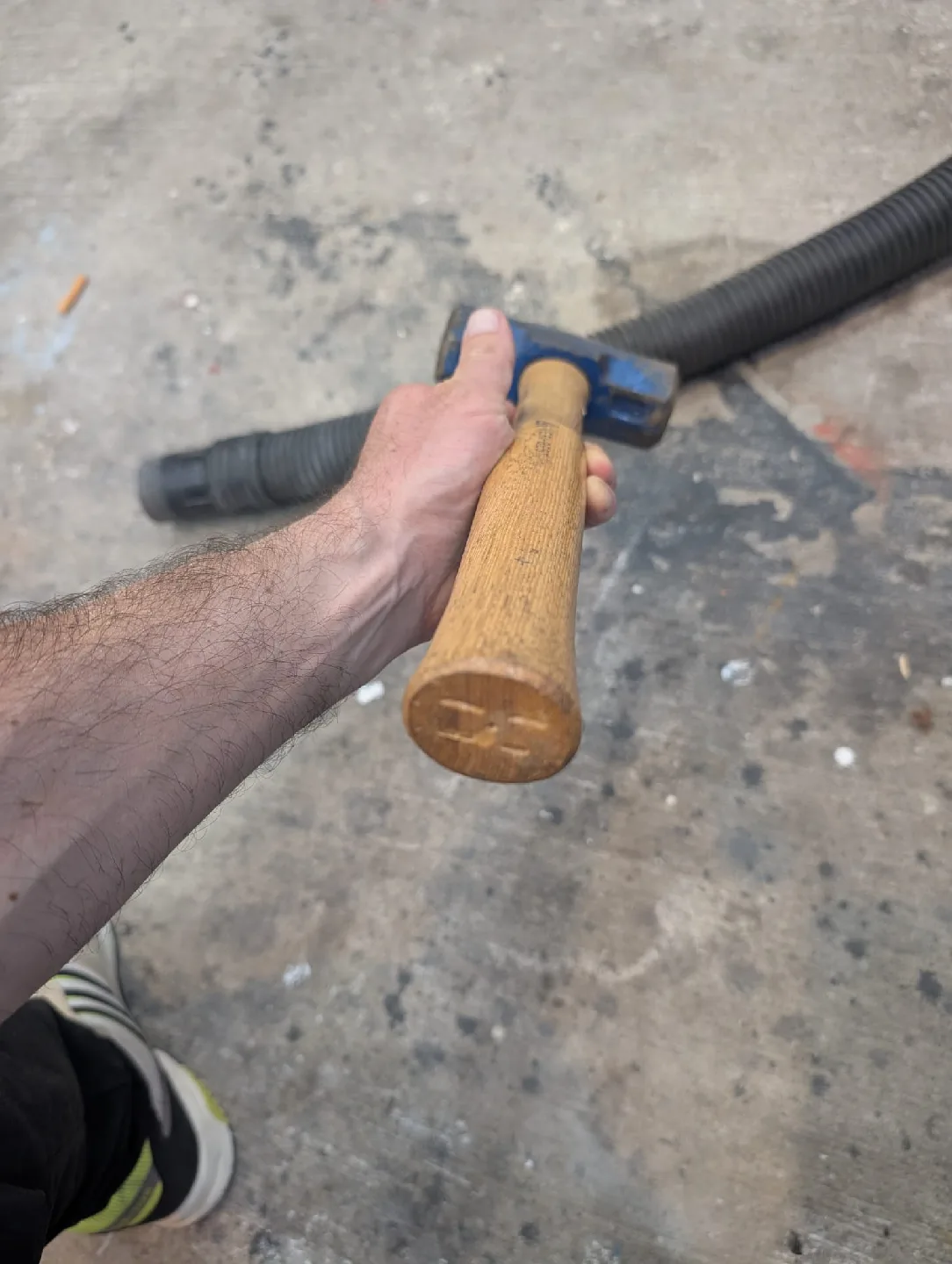 Heavy Duty Sledge Hammer - 4 LBS image indicator(5)