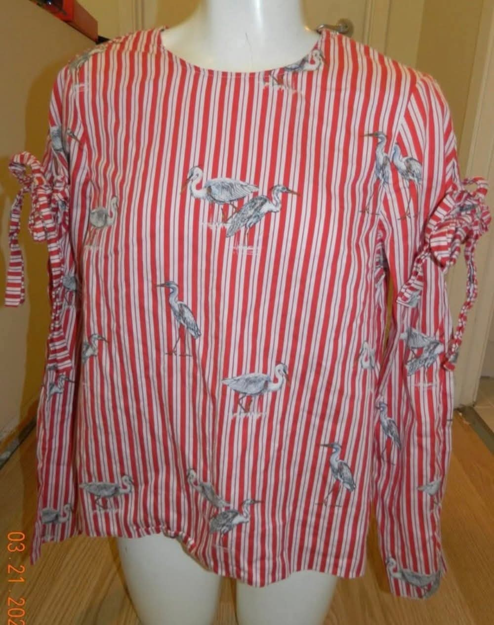 zara woman Red & White Striped Blouse with Bird Print..size s