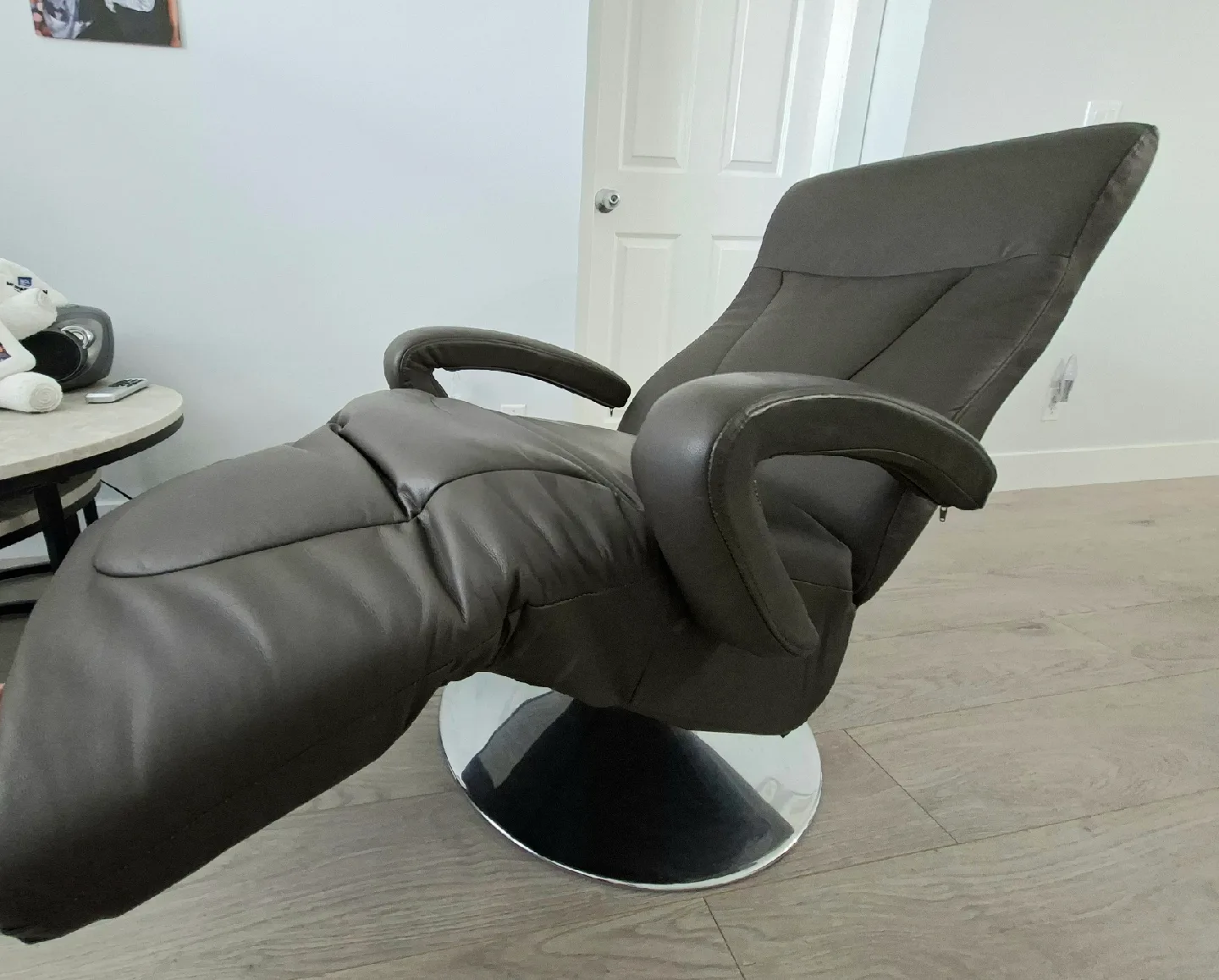 Leather Swivel Recliner Chair - Brown image indicator(2)