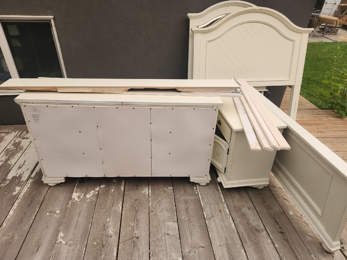 White Bedroom Set - photo 2