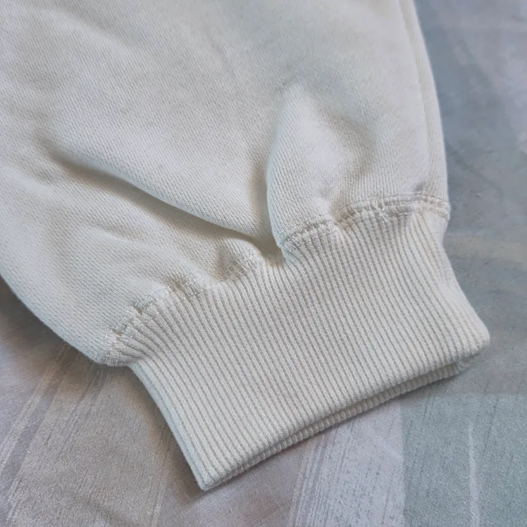 🆕WB Vintage Beige Tasmanian Devil Sweater image indicator(5)