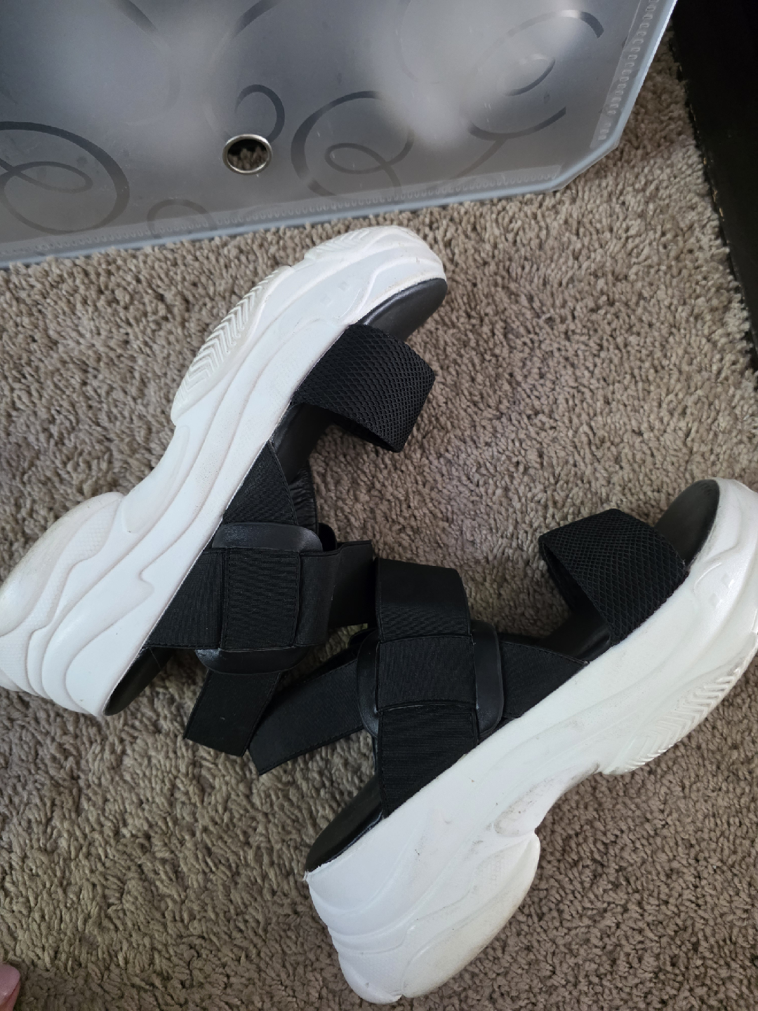 Berness Black Sandals Size 9 - photo 3