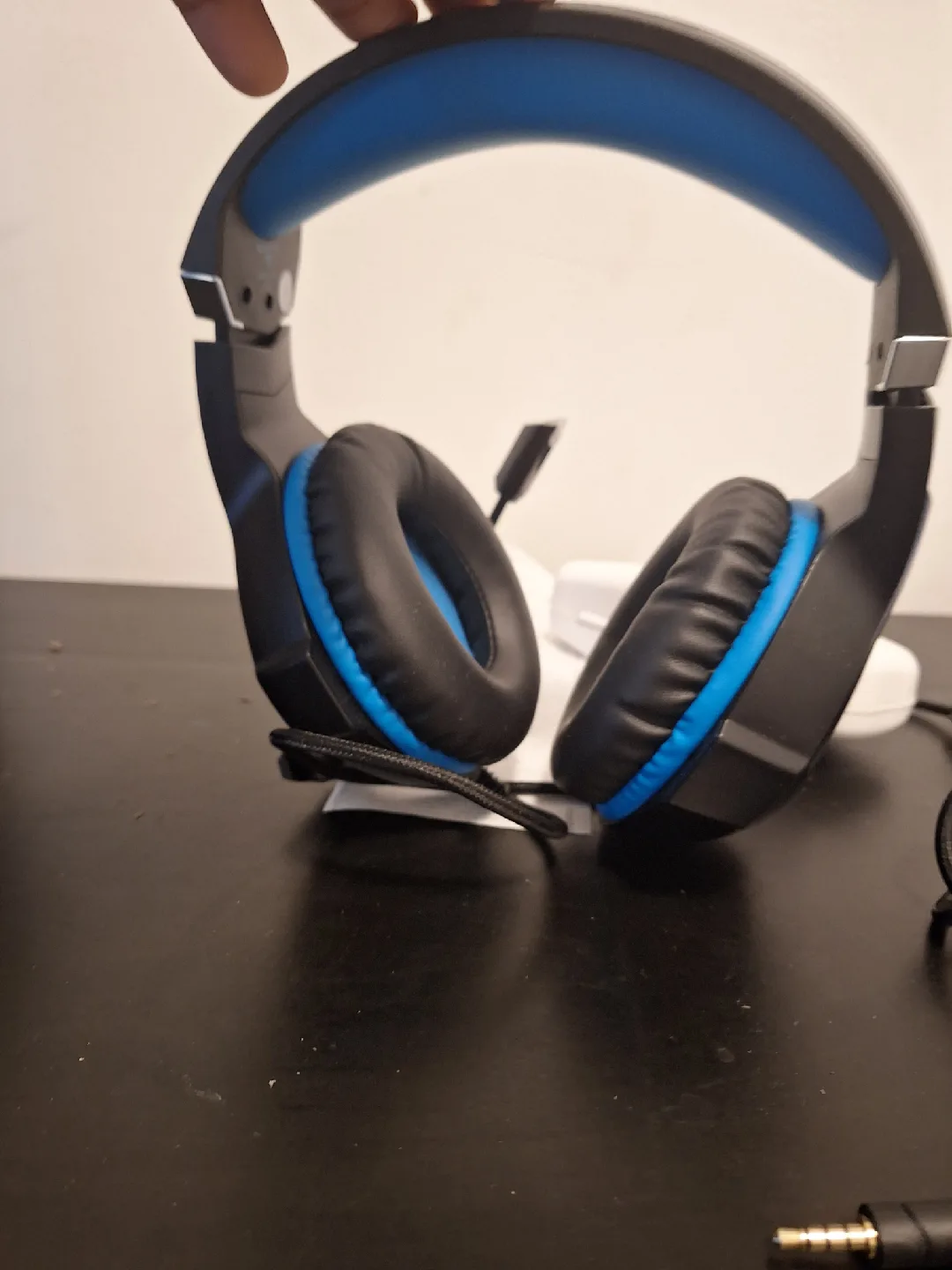 Beexcellent Wired Black & Blue Gaming Headset With Mic image indicator(6)