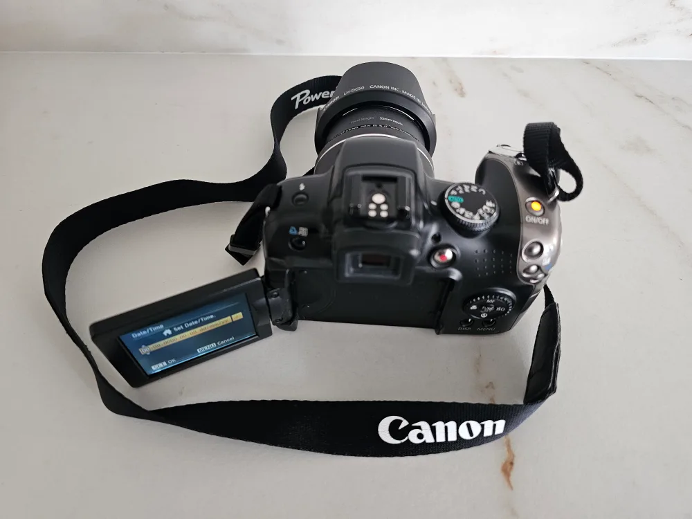 Canon PowerShot SX20 IS Digital Camera with Bag image indicator(3)