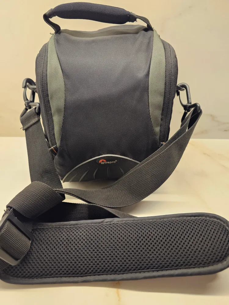 Canon PowerShot SX20 IS Digital Camera with Bag image indicator(5)