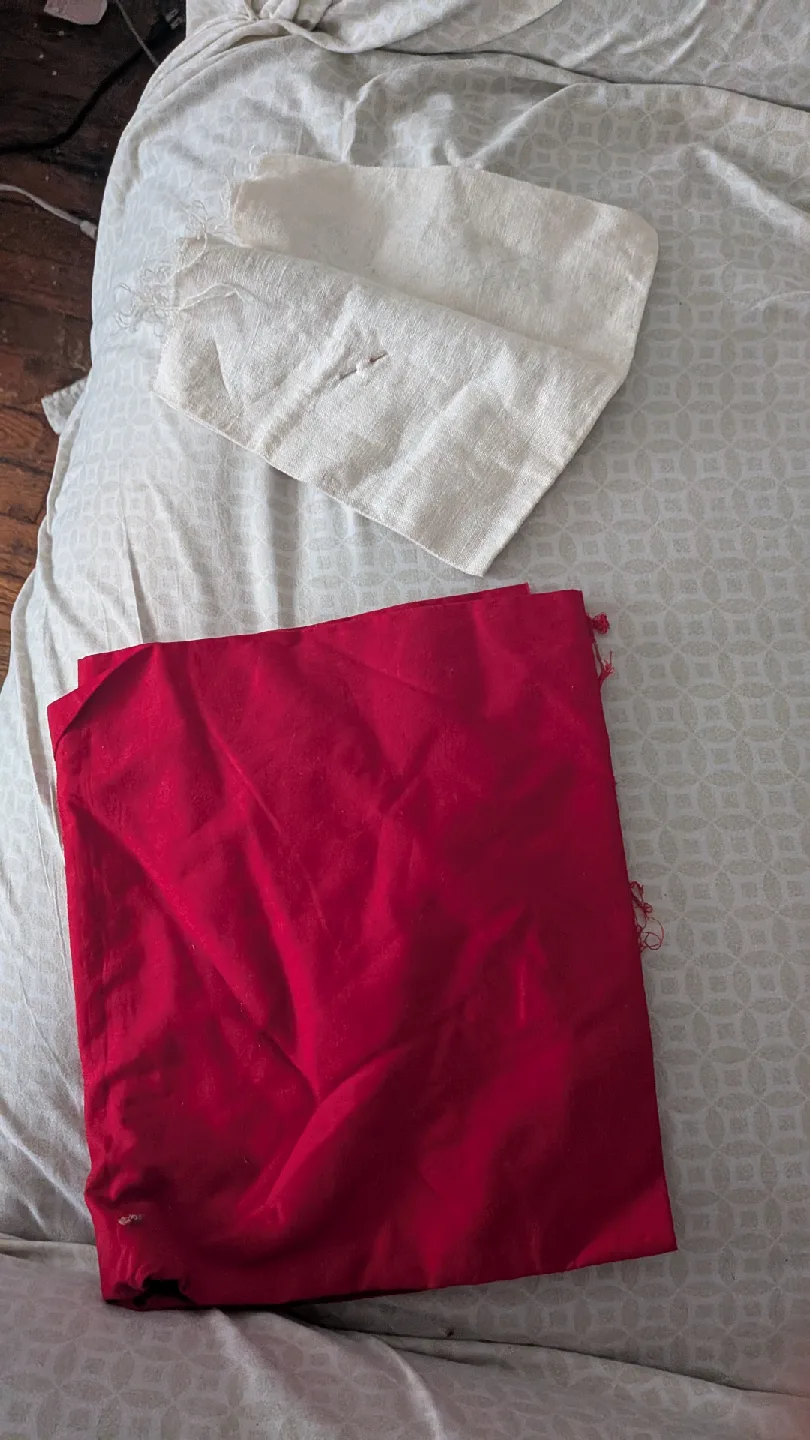 Red & White Cloth Bags thumbnail