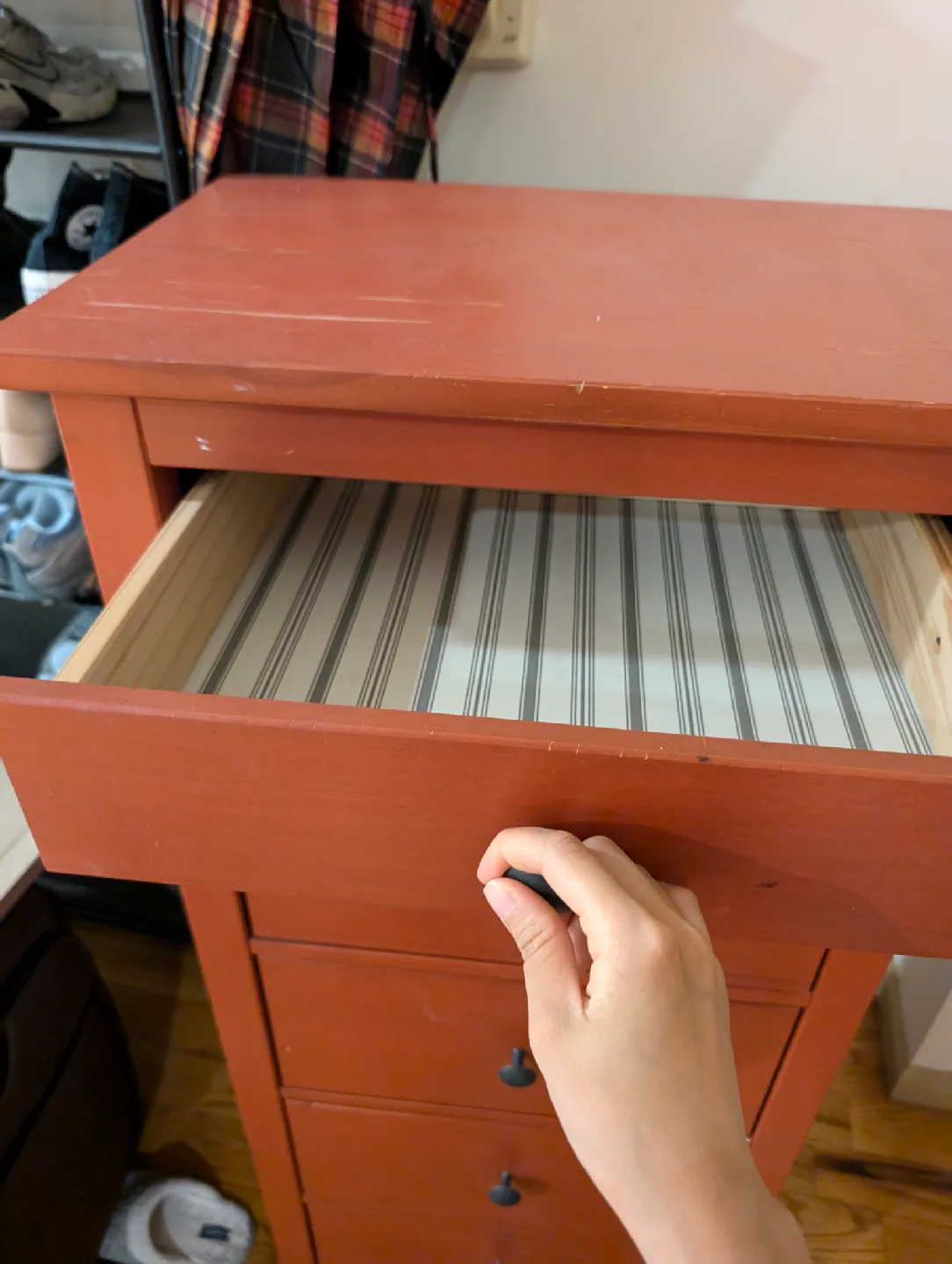 Red 5 Drawer image indicator(5)