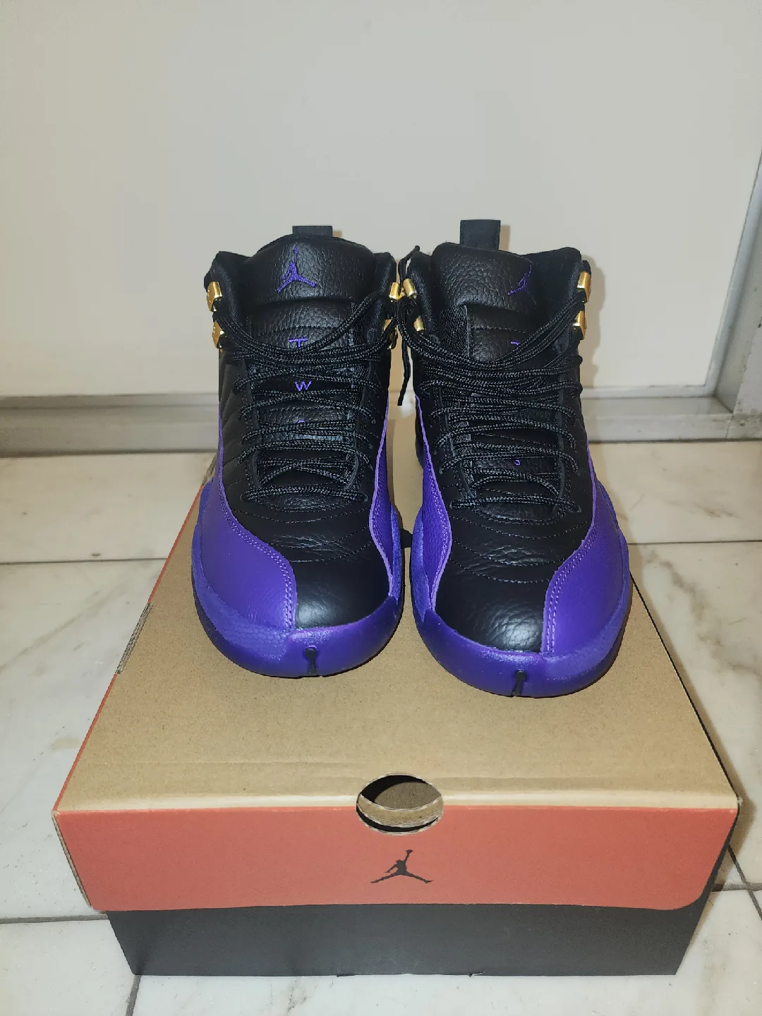 Air Jordan 12 Retro Black/Purple Youth Size 9.5 thumbnail