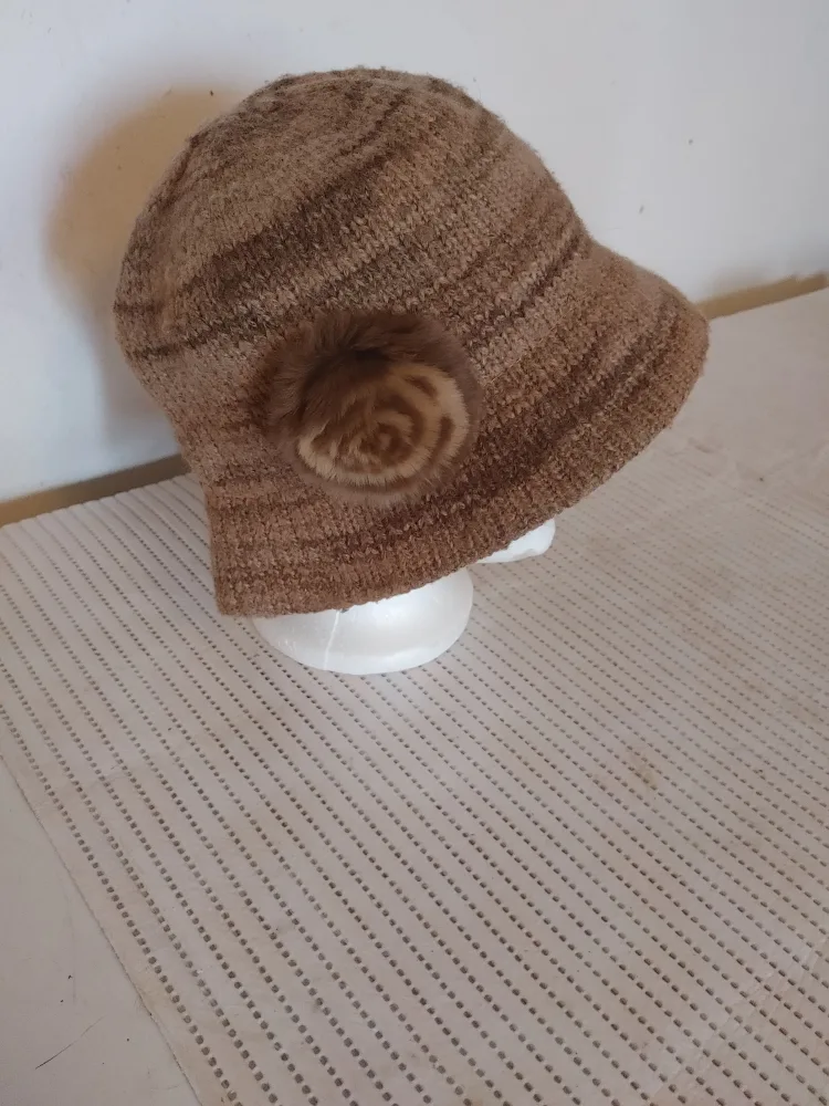 Liz Claiborne Brown Knit Hat thumbnail