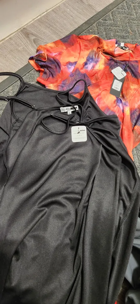 Fashion Nova The London Maxi Dress - Size 1X image indicator(3)