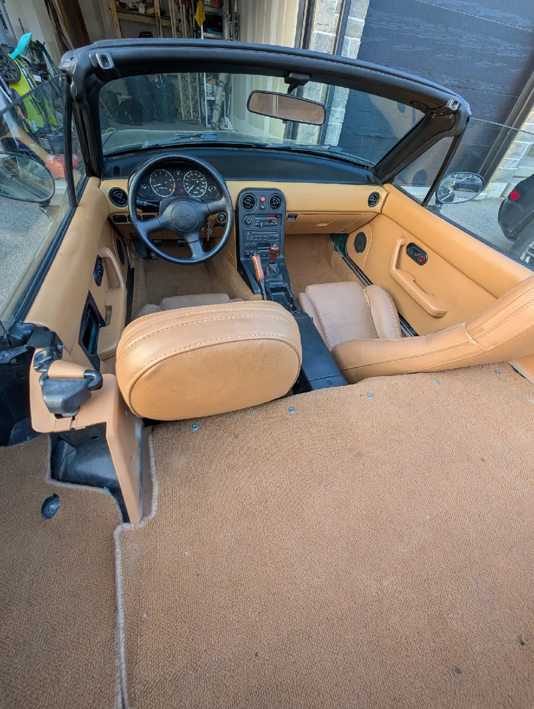 Mazda Miata Convertible - Green image indicator(2)