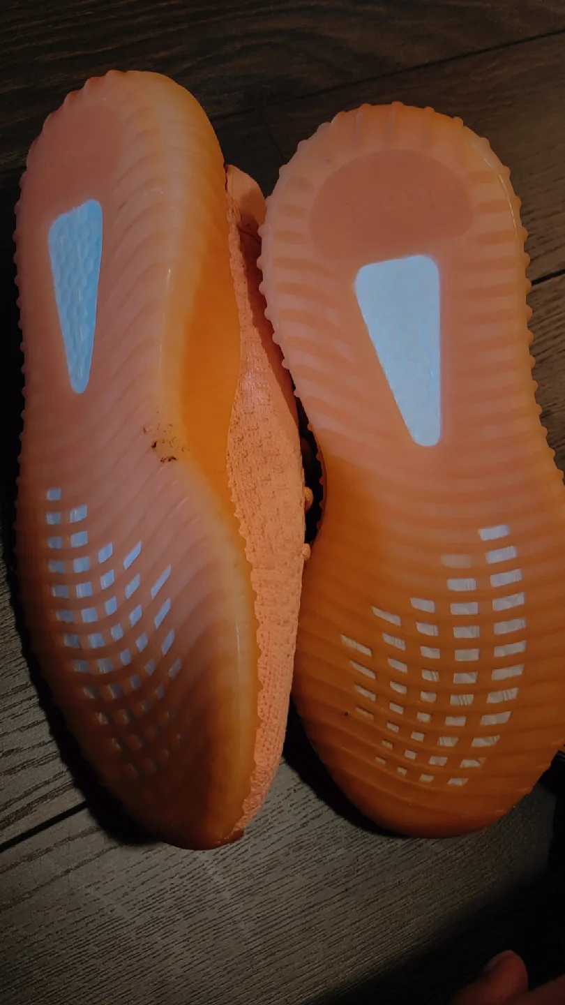 Adidas Yeezy Boost 350 V2 Synth image indicator(3)
