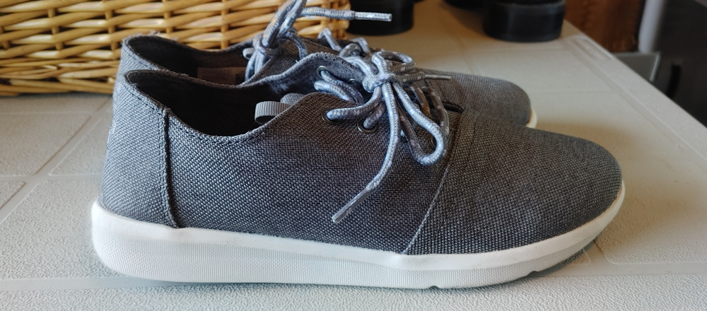 TOMS Men's Grey Sneakers Size 8 - photo 2