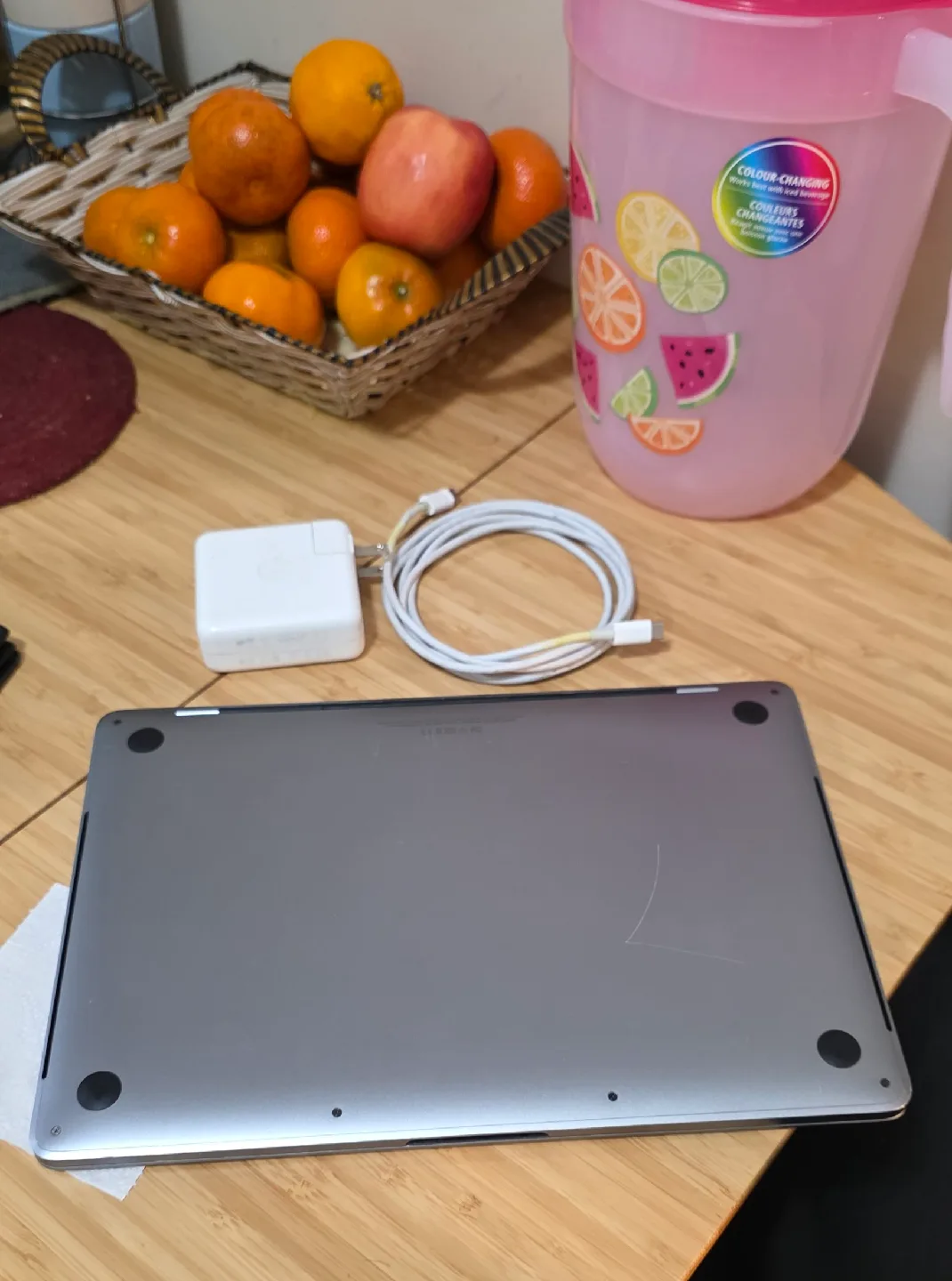 MacBook Pro 13-inch 2018 - Intel Core i5 image indicator(10)