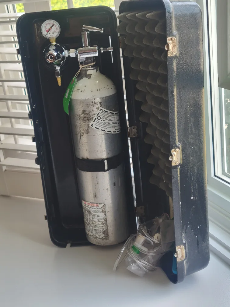 Portable Oxygen Tank in Case. Halloween or Movie Prop image indicator(9)