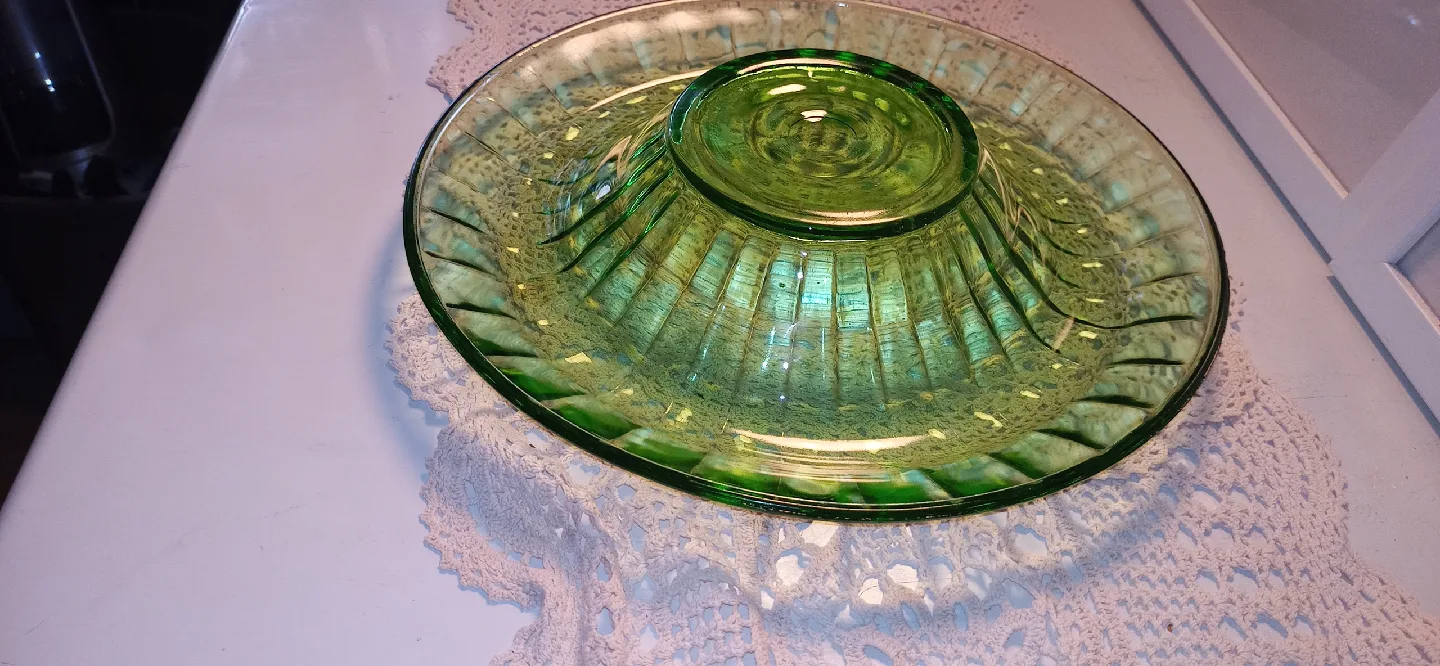 1930s Uranium Glass Bowl image indicator(5)