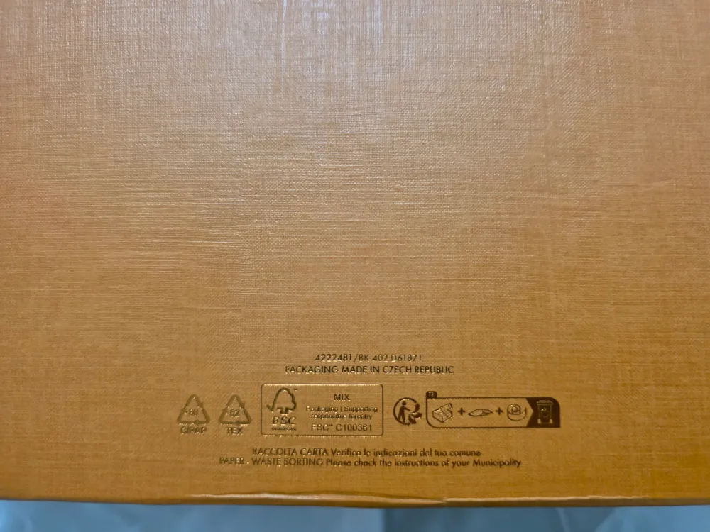 Empty Louis Vuitton Box and paper bag image indicator(4)