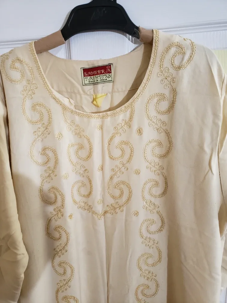 Embroidered kaftan dress size m image indicator(3)