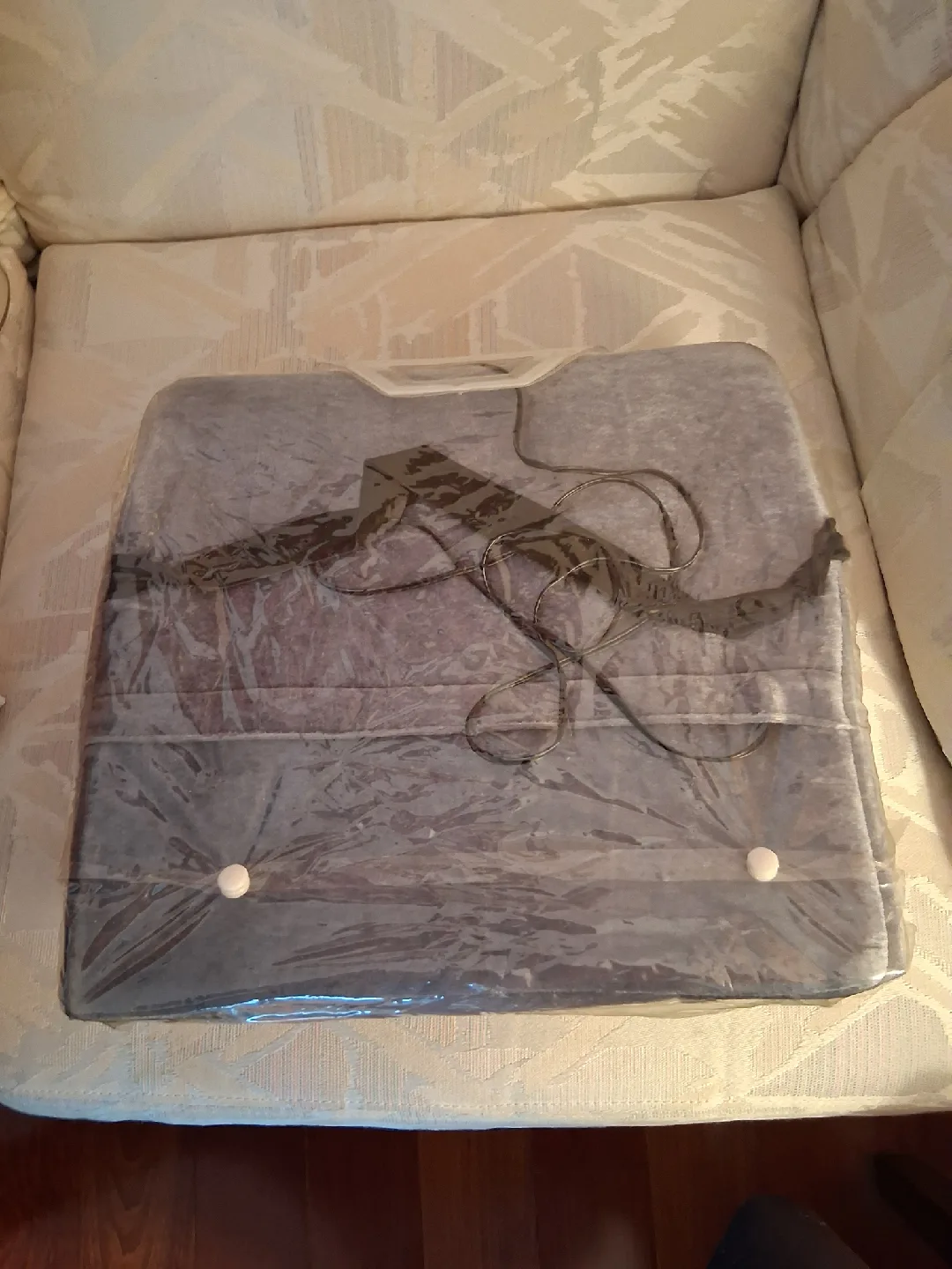 Heated back support pillow for car thumbnail