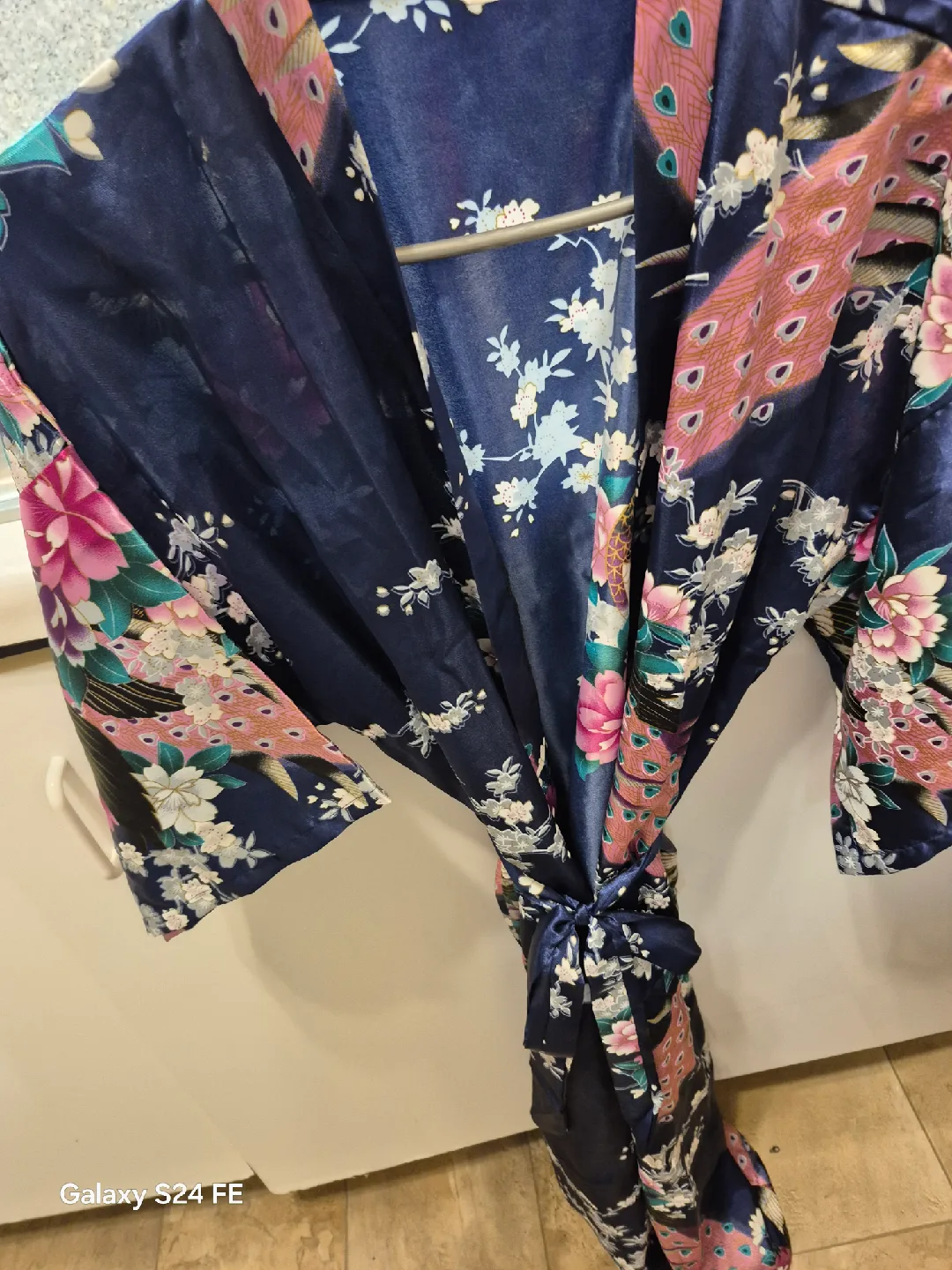 ladies  brand new  Robe image indicator(8)