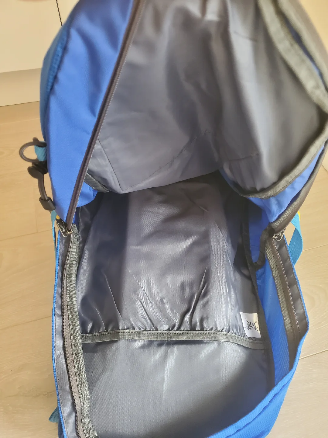 Arc'teryx Adventure 40L Blue Backpack image indicator(2)