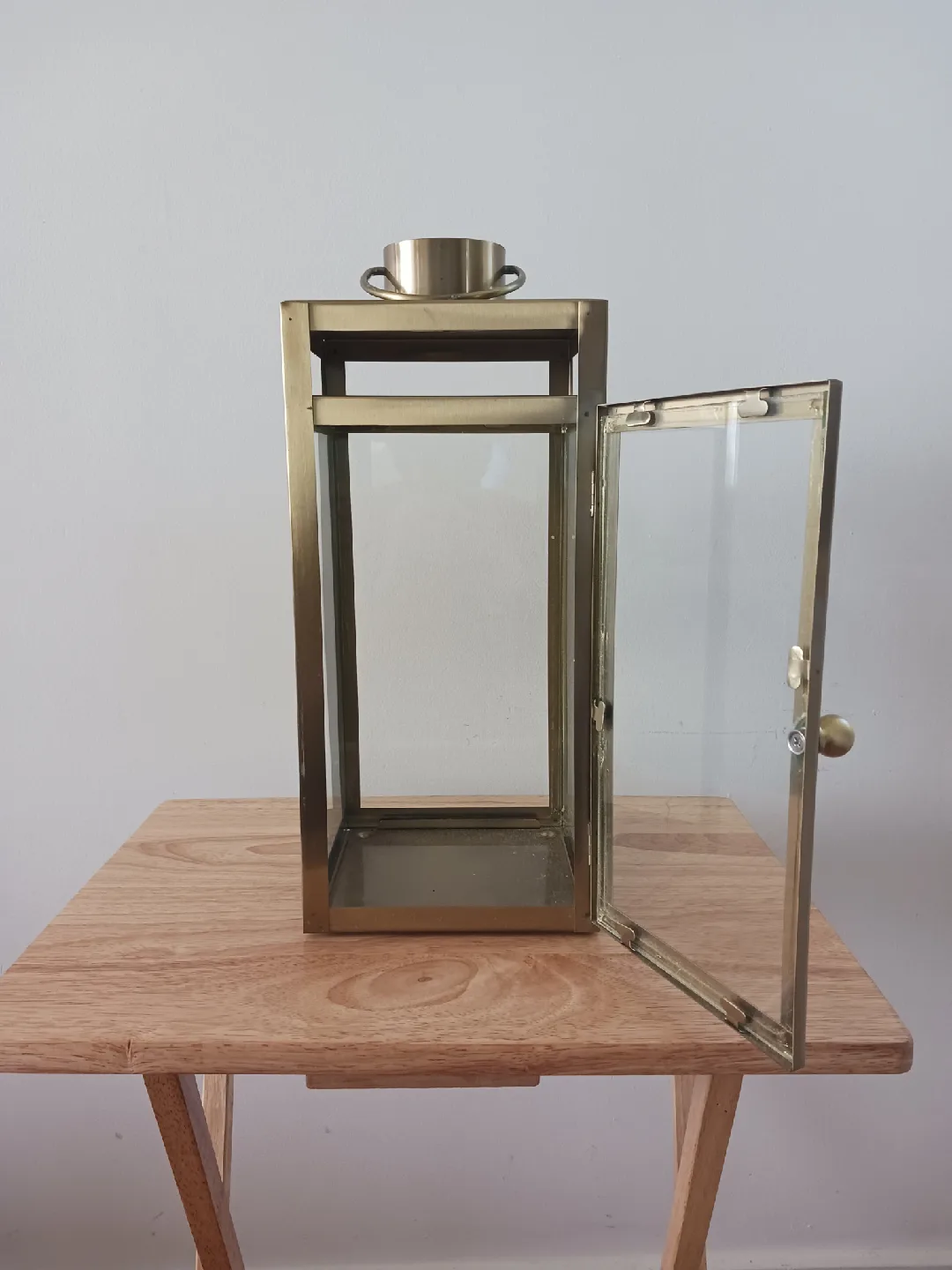 Medium Golden Metal & Glass Lantern – Decorative Candle Holder image indicator(3)